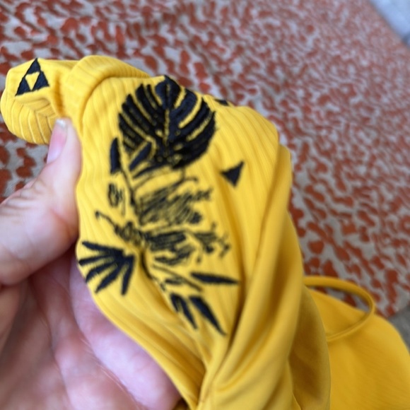 Hurley quick dry ribbed embroidered one piece swimsuit yellow embroidered cheeky - Picture 9 of 10